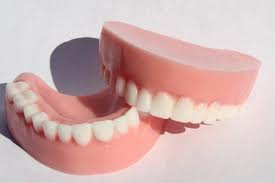 Vì sao phải làm răng giả sau khi nhổ răng?